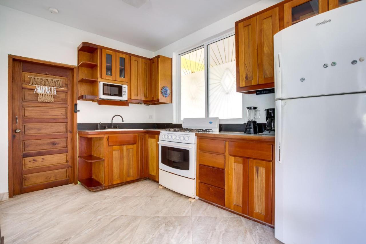 Driftwood Gardens Guesthouse Placencia Εξωτερικό φωτογραφία